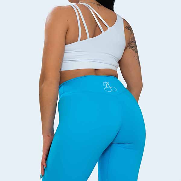 White sports bra with removable pads - Image 3